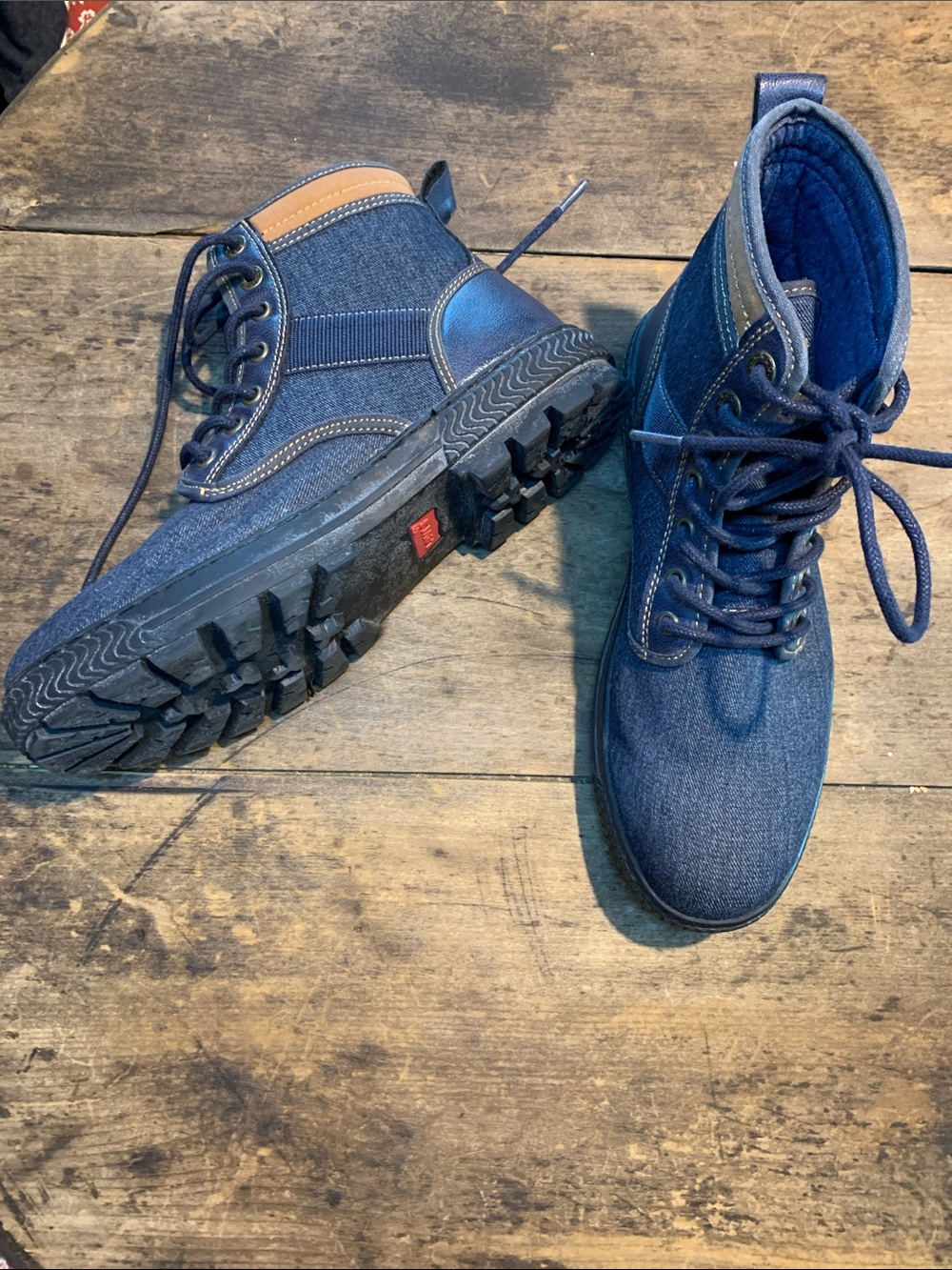 NWOT Levi's Denim and Leather Forrest Boots - Picture 5 of 11
